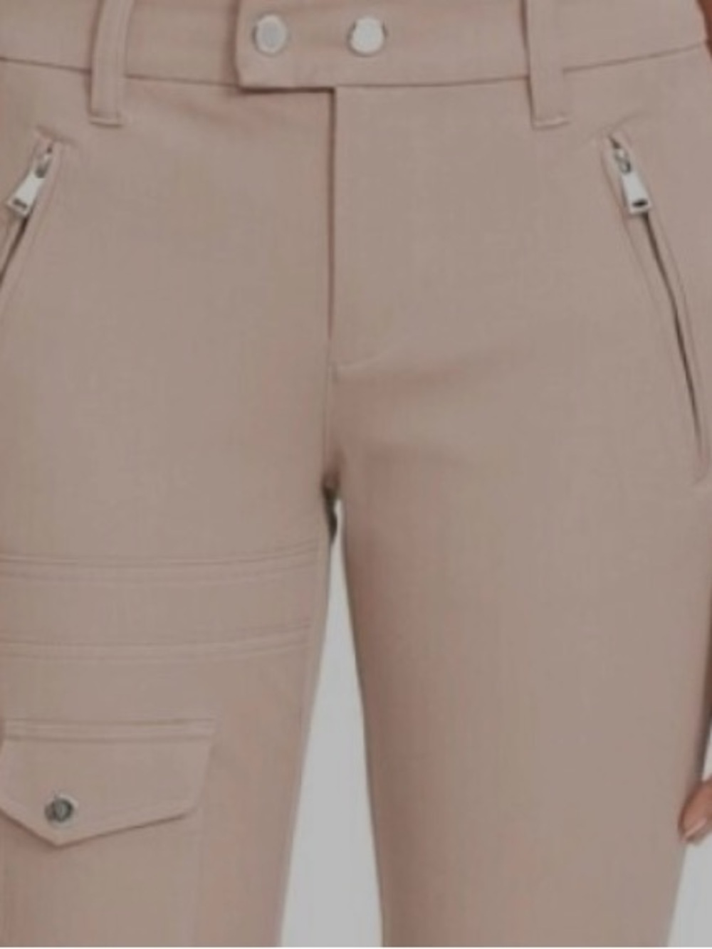Ralph Lauren women’s Petite Jenikin straight mid-rise cargo pants. Size 16W.